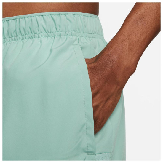 Nike Ανδρικό σορτς Challenger Dri-FIT 5" Brief-Lined Versatile Shorts Nike Ανδρικό σορτς Challenger Dri-FIT 5" Brief-Lined Versatile Shorts